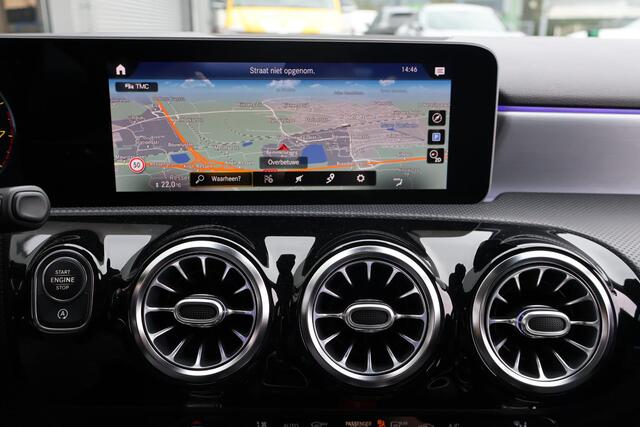 Mercedes-Benz A-KLASSE 250 Premium Plus 2e Eigenaar | Dealer Onderh | AMG/Night | Widescreen | Stoelverwarming | Sfeer | Af Trekhaak | Camera | Multibeam Led | Keyless | PDC |