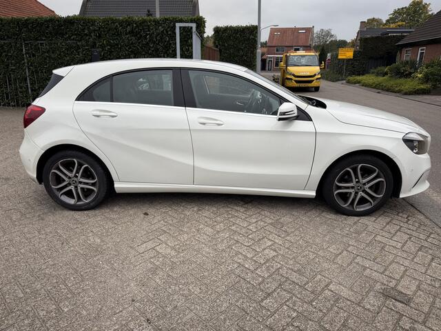 Mercedes-Benz A-KLASSE 180 d Business Solution AMG