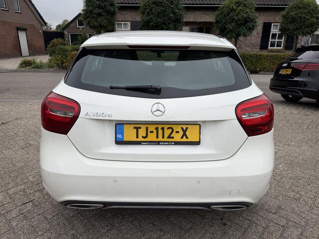 Mercedes-Benz A-KLASSE 180 d Business Solution AMG