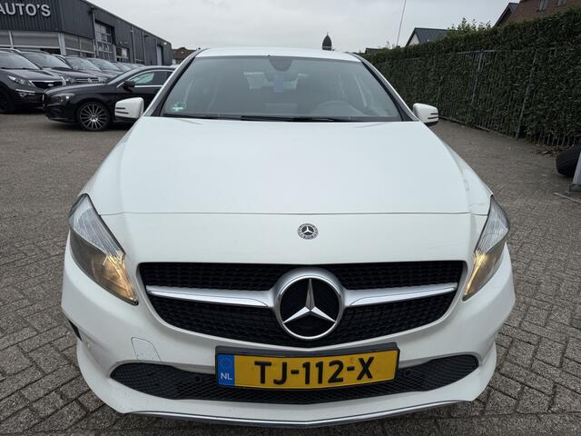 Mercedes-Benz A-KLASSE 180 d Business Solution AMG