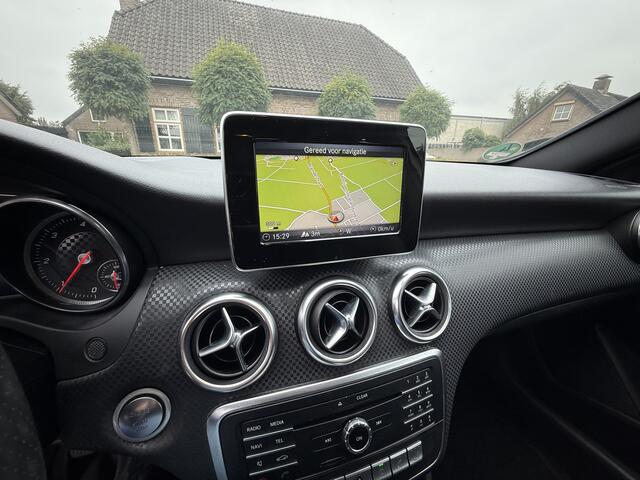 Mercedes-Benz A-KLASSE 180 d Business Solution AMG