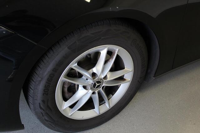 Mercedes-Benz A-KLASSE 180 d Business Solution | CARPLAY | NAVIGATIE | PDC-V/A | CAMERA | 16'LMV | LED | DAB-RADIO | CRUISE |
