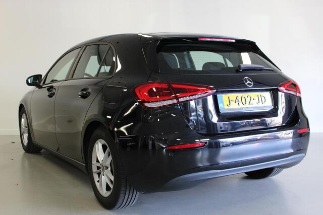 Mercedes-Benz A-KLASSE 180 d Business Solution | CARPLAY | NAVIGATIE | PDC-V/A | CAMERA | 16'LMV | LED | DAB-RADIO | CRUISE |