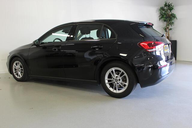Mercedes-Benz A-KLASSE 180 d Business Solution | CARPLAY | NAVIGATIE | PDC-V/A | CAMERA | 16'LMV | LED | DAB-RADIO | CRUISE |