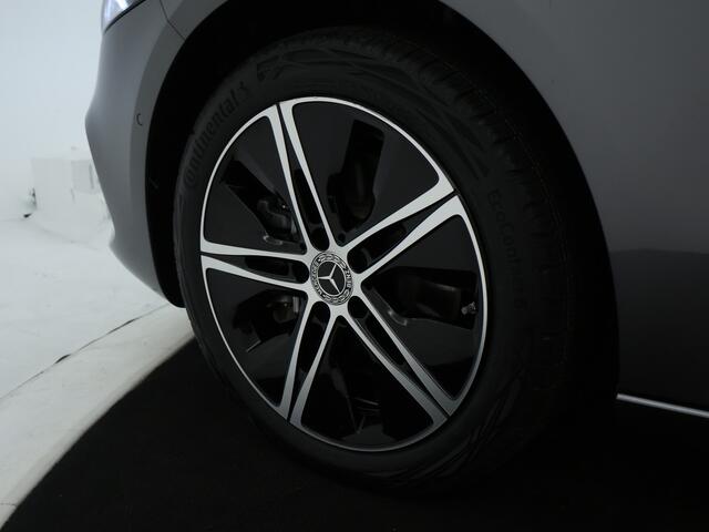 Mercedes-Benz A-KLASSE 250 e Star Edition Luxury Line Trekhaak | Night Pakket | Achteruitrijcamera | Ledkoplampen | Keyless-Go. Inclusief 24 maanden MB Certified garantie voor Europa.