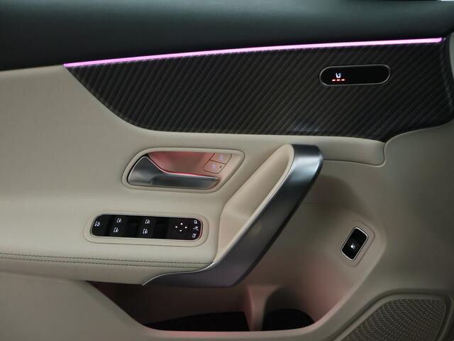 Mercedes-Benz A-KLASSE 250 e Star Edition Luxury Line Trekhaak | Night Pakket | Achteruitrijcamera | Ledkoplampen | Keyless-Go. Inclusief 24 maanden MB Certified garantie voor Europa.