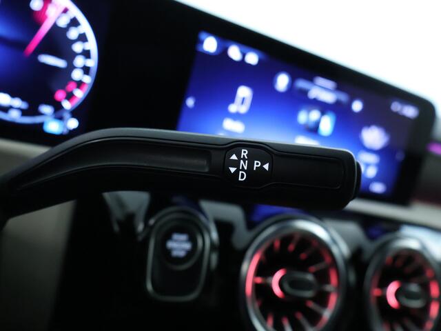 Mercedes-Benz A-KLASSE 250 e Star Edition Luxury Line Trekhaak | Night Pakket | Achteruitrijcamera | Ledkoplampen | Keyless-Go. Inclusief 24 maanden MB Certified garantie voor Europa.