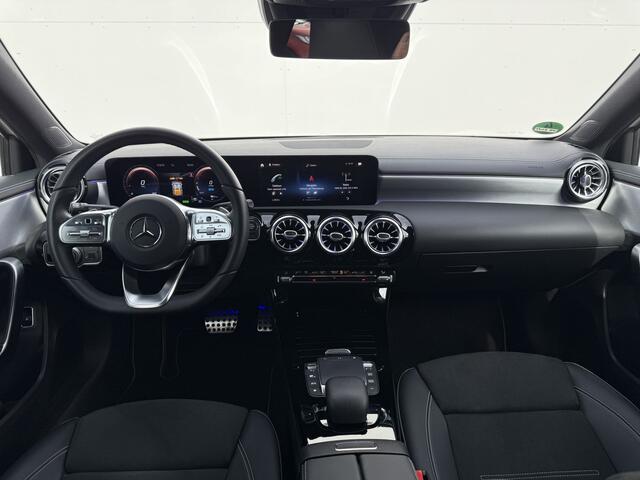 Mercedes-Benz A-KLASSE 250 e Business Solution AMG Limited | Pano | Ambient Light | Camera | LED | MBUX | 19 inch