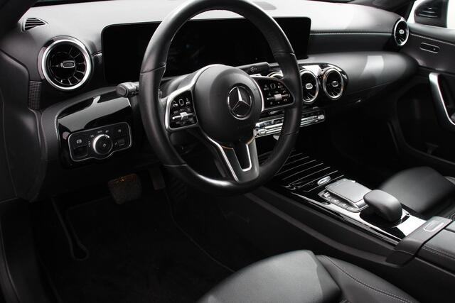 Mercedes-Benz A-KLASSE 180 136pk DCT Progressive Navigatie Parkeersensoren Camera Cruise Control Virtual Cockpit Stoelverwarming Ledverlichting