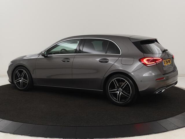 Mercedes-Benz A-KLASSE 250 Advantage | Stoelverwarming | Sfeerverlichting | Leder | Camera | Navigatie | Widescreen | LED | Cruise Control | Burmester Sound