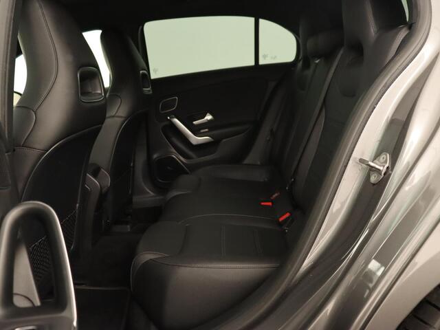 Mercedes-Benz A-KLASSE 250 Advantage | Stoelverwarming | Sfeerverlichting | Leder | Camera | Navigatie | Widescreen | LED | Cruise Control | Burmester Sound
