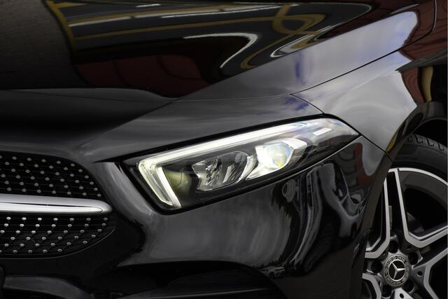 Mercedes-Benz A-KLASSE 180 Automaat! AMG BJ2020 Lmv 18" | Led V+A | Navi | Achteruitrijcamera | App-Connect | Virtual cockpit | Climate control | Cruise control | Verwarmde voorstoelen | Sportstoelen | Sportstuur | Zwarte hemel | Getint glas