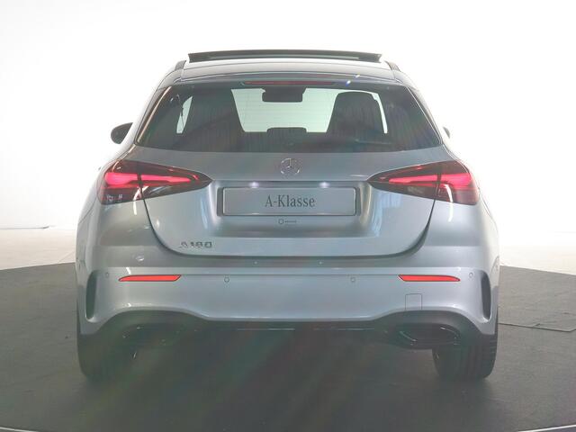 Mercedes-Benz A-KLASSE 180 Business Solution AMG | AMG Line Plus | Nightpakket | Panoramaschuifdak | Head-up display | Stoelverwarming voor| 360° camera | Dodehoekassistent |