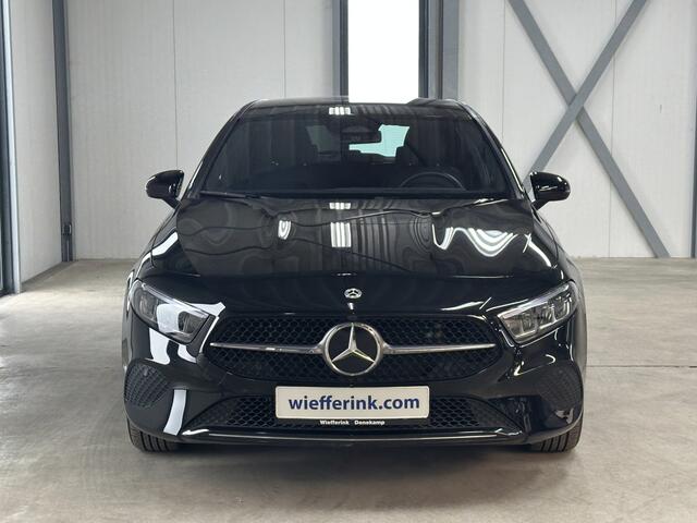 Mercedes-Benz A-KLASSE 250 e Luxury Line 218pk Facelift | Leder | ACC | Dodehoek |