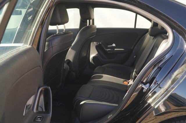Mercedes-Benz A-KLASSE 180d Automaat Business Solution -ECC-NAVI-DAB-CAM-
