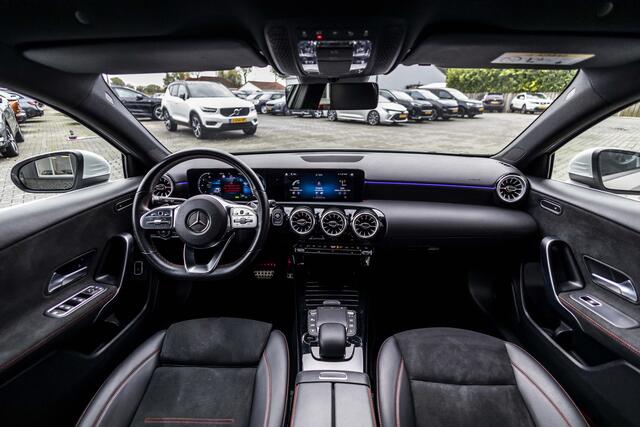 Mercedes-Benz A-KLASSE 250 e Premium Plus AMG | Camera | 18" | Sfeer