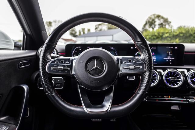 Mercedes-Benz A-KLASSE 250 e Premium Plus AMG | Camera | 18" | Sfeer