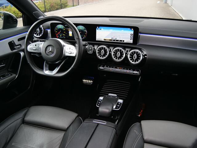 Mercedes-Benz A-KLASSE 250 Premium Plus 225 Pk Automaat Schuifdak / Burmester / Apple Carplay / Camera / Leder