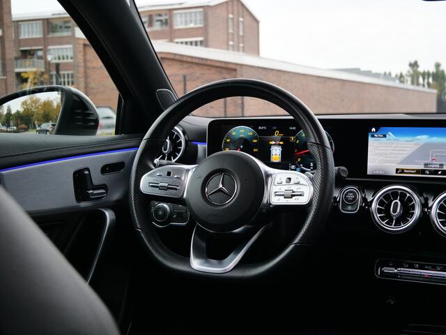 Mercedes-Benz A-KLASSE 250 Premium Plus 225 Pk Automaat Schuifdak / Burmester / Apple Carplay / Camera / Leder