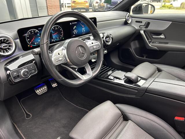 Mercedes-Benz A-KLASSE 180 Business Solution AMG | Pano | Sfeer | Stoel met geheugen | Camera |