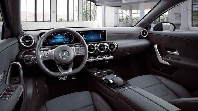 Mercedes-Benz A-KLASSE 200 Business Solution AMG | Widescreen | Achteruitrijcamera | Cruise control | Apple Carplay |