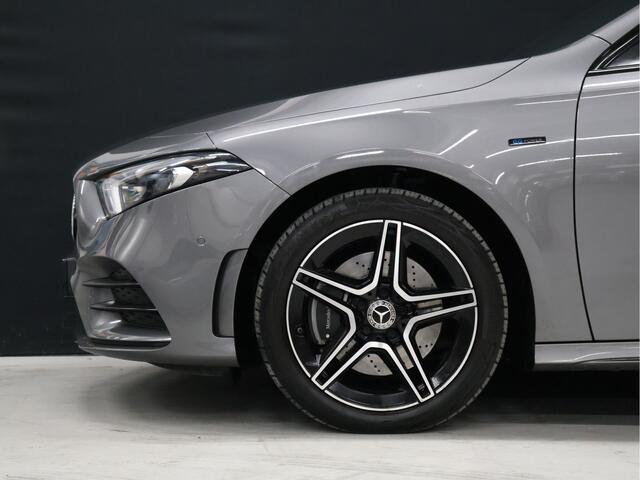 Mercedes-Benz A-KLASSE 250 e Business Solution AMG Limited [SCHUIFKANTELDAK, SFEERVERLICHTING, CAMERA, PDC V+A, MEMORY SEATS, APPLE CARPLAY, ANDROID AUTO, CRUISE CONTROL, STOELVERWARMING, NIEUWSTAAT]