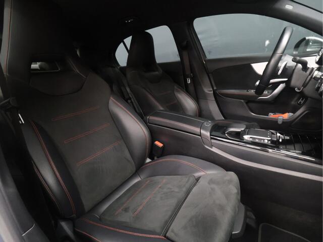 Mercedes-Benz A-KLASSE 250 e Business Solution AMG Limited [ADAPTIVE CRUISE, SFEERVERLICHTING, CAMERA, PDC V+A, BLUETOOTH TELEFOON, SFEERVERLICHTING, STOELVERWARMING, NIEUWSTAAT]