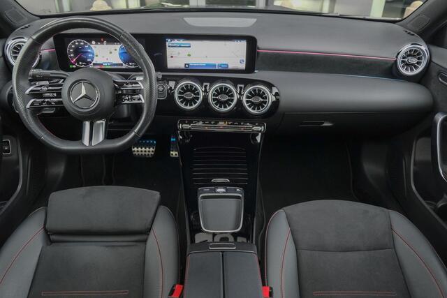 Mercedes-Benz A-KLASSE A250e AMG 218pk Hybrid Panoramadak Night pakket Widescreen Sfeerverlichting 19" LMV NLauto