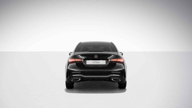 Mercedes-Benz A-KLASSE 250 e AMG Line | Night pakket | Stoelverwarming | Achteruitrijcamera | Keyless |