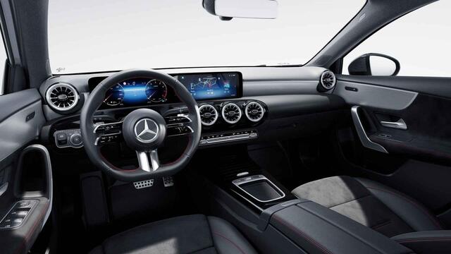 Mercedes-Benz A-KLASSE 180 AMG Line | Panoramadak | Night pakket | Premium pakket | Getint glas |