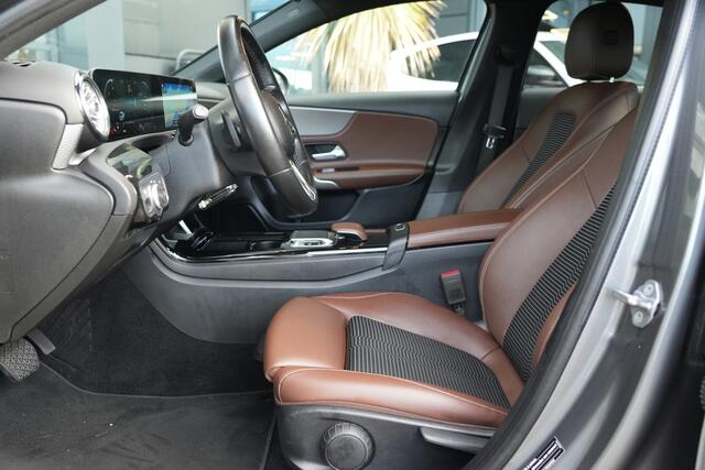 Mercedes-Benz A-KLASSE 200 Business Solution AMG 164pk Navigatie/Stoelverwarming/Camera