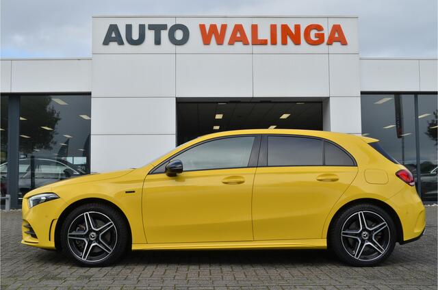 Mercedes-Benz A-KLASSE 250 e Business Solution AMG Sfeerverlichting | Widescreen | Carplay | Stoelverwarming | Night pakket