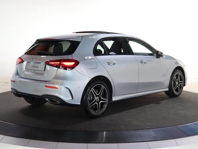 Mercedes-Benz A-KLASSE 250e Star Edition Luxury Line | Panoramaschuifdak | Night | Stoelverwarming voor | Achteruitrijcamera
