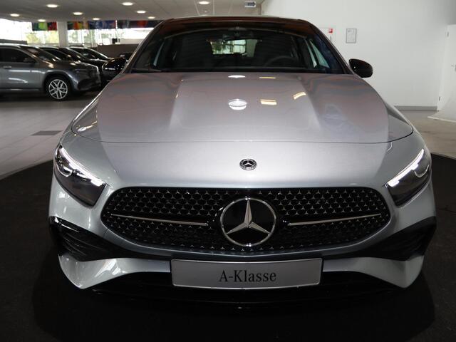 Mercedes-Benz A-KLASSE 250e Star Edition Luxury Line | Panoramaschuifdak | Night | Stoelverwarming voor | Achteruitrijcamera