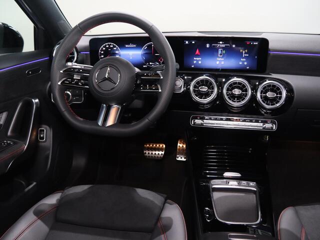 Mercedes-Benz A-KLASSE 250e Star Edition Luxury Line | Panoramaschuifdak | Night | Stoelverwarming voor | Achteruitrijcamera