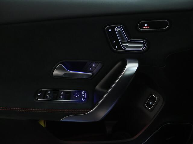 Mercedes-Benz A-KLASSE 250 e AMG Plug-In Hybride Head-up display | 360° camera | DAB+ | Panoramadak | Afneembare trekhaak | Inclusief 24 maanden MB Certified garantie voor Europa.