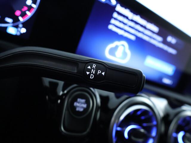Mercedes-Benz A-KLASSE 250 e AMG Plug-In Hybride Head-up display | 360° camera | DAB+ | Panoramadak | Afneembare trekhaak | Inclusief 24 maanden MB Certified garantie voor Europa.