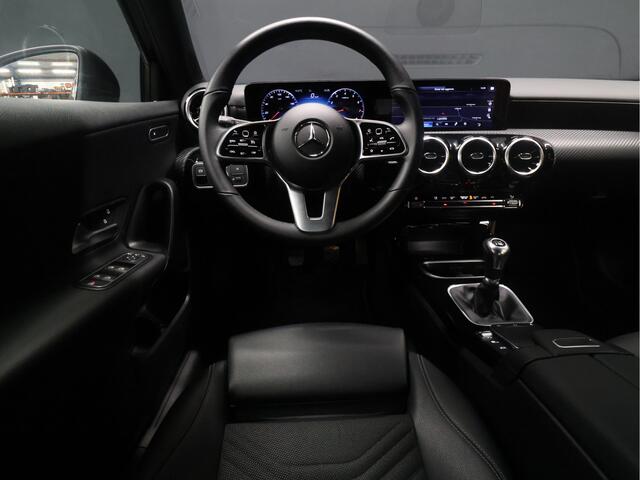 Mercedes-Benz A-KLASSE 180 Business Solution [VIRTUAL COCKPIT, CAMERA, 6-BAK, STOELVERWARMING, BLUETOOTH, CRUISE, CLIMATE, NIEUWSTAAT]