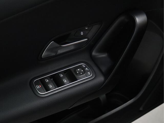 Mercedes-Benz A-KLASSE 180 Business Solution [VIRTUAL COCKPIT, CAMERA, 6-BAK, STOELVERWARMING, BLUETOOTH, CRUISE, CLIMATE, NIEUWSTAAT]