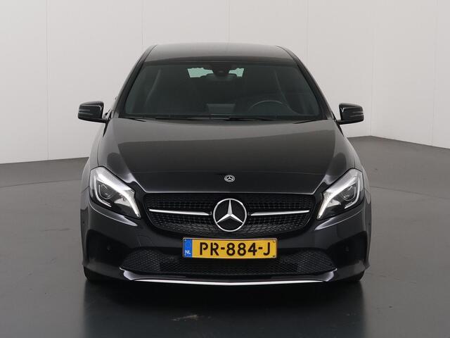 Mercedes-Benz A-KLASSE 180 Business Solution | High Performance koplampen | Achteruitrijcamera | Trekhaak | Navigatie | Stoelverwarming |