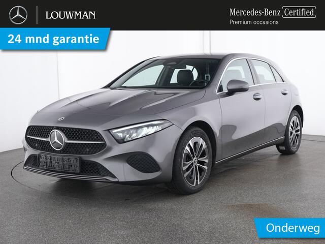 Mercedes-Benz A-KLASSE 250 e Plug-In Hybride Sfeerverlichting | Achteruitrijcamera | Ledkoplampen | Stuur en Stoelverwarming. Inclusief 24 maanden MB Certified garantie voor Europa.