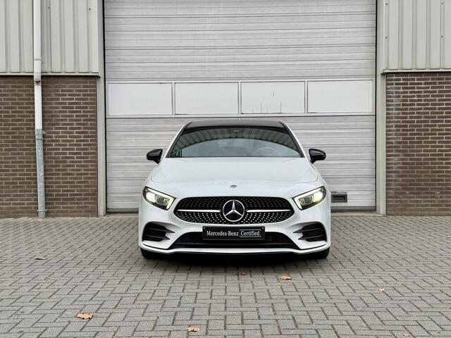 Mercedes-Benz A-KLASSE 180 AMG Line | Nightpakket | Panoramadak |