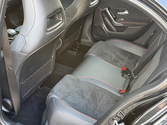 Mercedes-Benz A-KLASSE 250 e Business Line | AMG Pakket | Sfeerverlichting | Pano | Widescreen