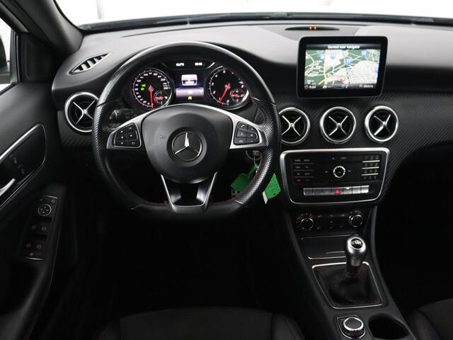 Mercedes-Benz A-KLASSE 160 AMG Night Edition Plus | Origineel NL | Leder/Alcantara | Full LED | Park Assist | Trekhaak | Cruise control | Airco | Sportstoelen | Getint glas | Bluetooth