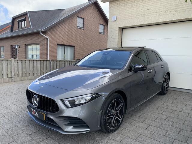 Mercedes-Benz A-KLASSE 180 AMG Aut Panoramadak Nightpakket Widescreen AmbientLight SportLeder Led Camera 18" Pdc
