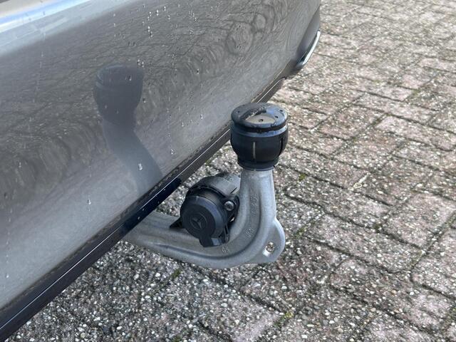 Mercedes-Benz A-KLASSE 250 e AMG Line | Trekhaak | Panoramadak | Head-up display