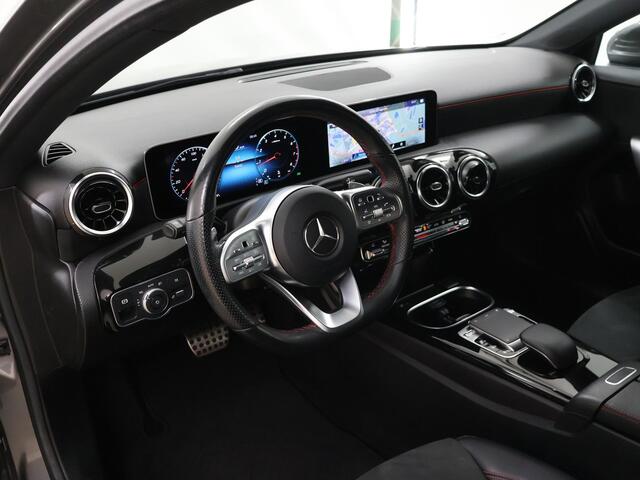 Mercedes-Benz A-KLASSE 200 Business Solution AMG | Widescreen | Achteruitrijcamera | Cruise control | Apple Carplay |