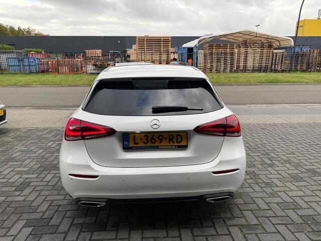 Mercedes-Benz A-KLASSE 180 Premium Plus | 12MND GARANTIE | LED | CARPLAY | NAVI | CRUISE | LMV | LEDER |