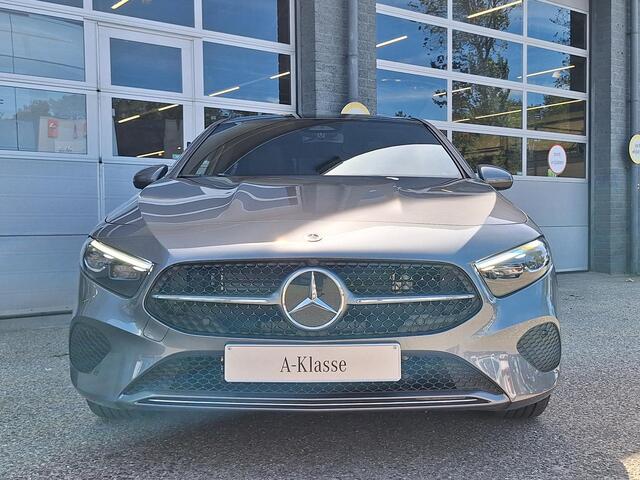 Mercedes-Benz A-KLASSE 250 e Luxury Line | Panoramadak | Dodehoekassistent