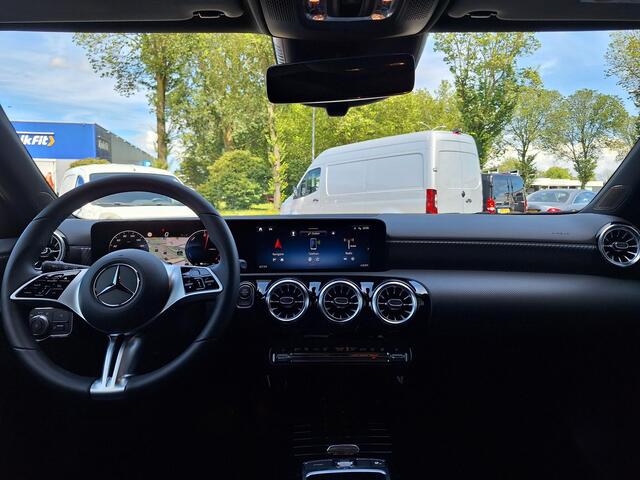 Mercedes-Benz A-KLASSE 250 e Luxury Line | Panoramadak | Dodehoekassistent
